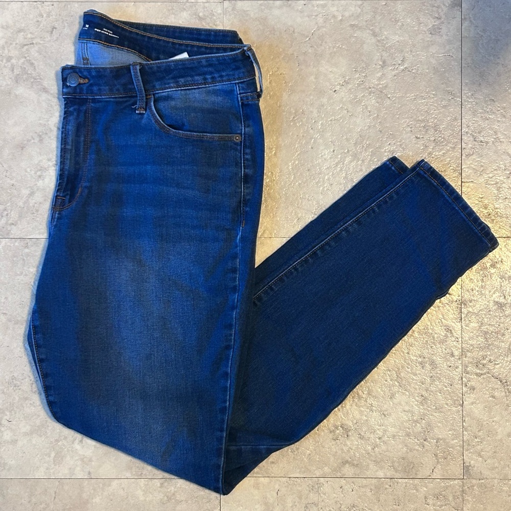 Old Navy Women’s Mid Rise Pop Icon Skinny Jeans